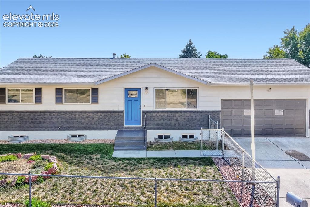 2809 Fremont Drive, Colorado Springs, CO 80910 — photo 2