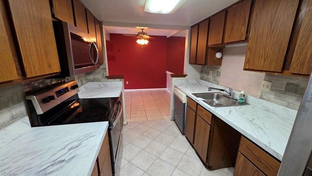 444 Abbotsleigh CT, Virginia Beach, VA 23452