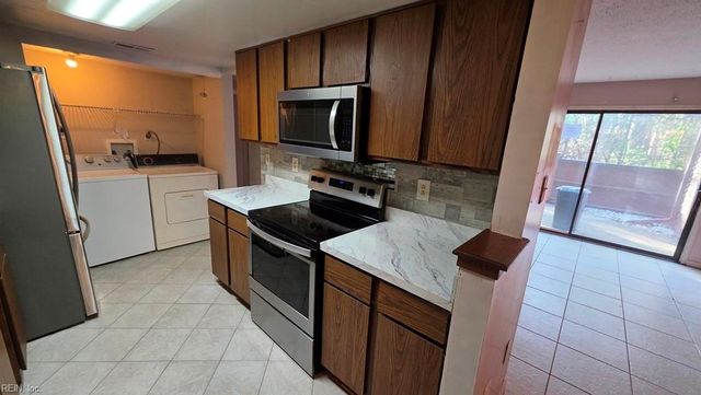 444 Abbotsleigh CT, Virginia Beach, VA 23452