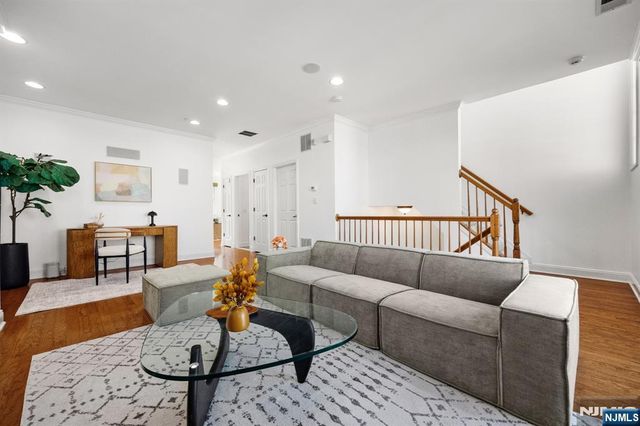 373 Kingston Court 373, West New York, NJ 07093