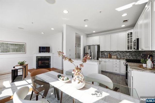 373 Kingston Court 373, West New York, NJ 07093