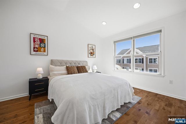 373 Kingston Court 373, West New York, NJ 07093