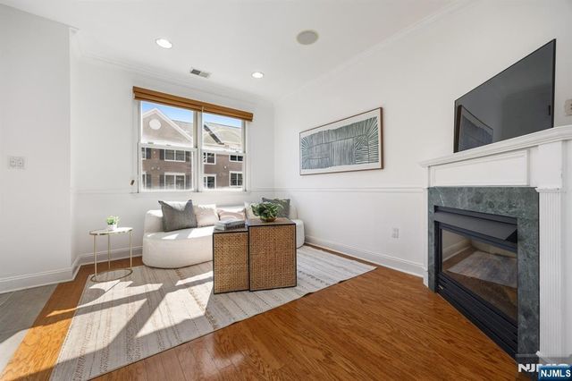 373 Kingston Court 373, West New York, NJ 07093