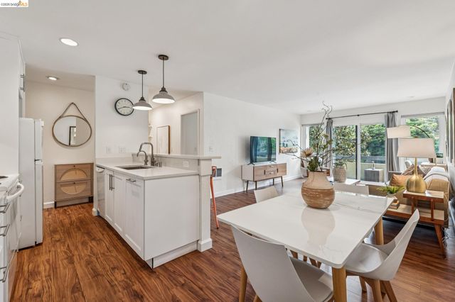 651 Oakland Ave 1F, Oakland, CA 94611