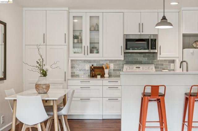 651 Oakland Ave 1F, Oakland, CA 94611