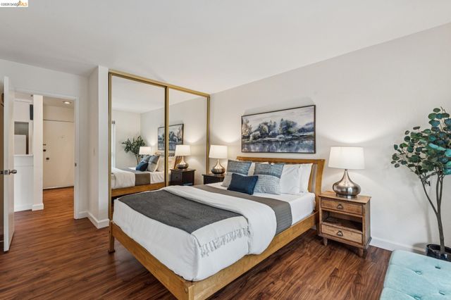 651 Oakland Ave 1F, Oakland, CA 94611