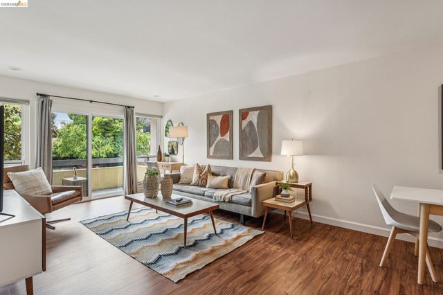 651 Oakland Ave 1F, Oakland, CA 94611