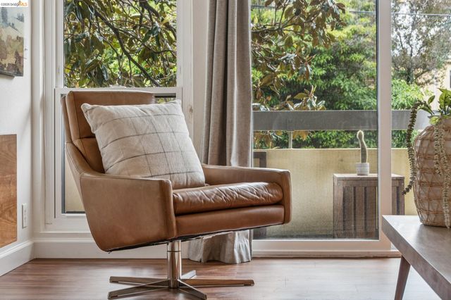 651 Oakland Ave 1F, Oakland, CA 94611