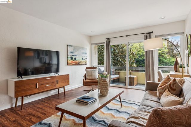 651 Oakland Ave 1F, Oakland, CA 94611