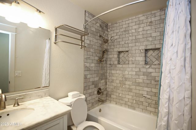 1317 E SAN ANGELO Avenue, Gilbert, AZ 85234