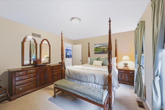 8818 Morning Mist Drive, Independence Charter Township, MI 48348