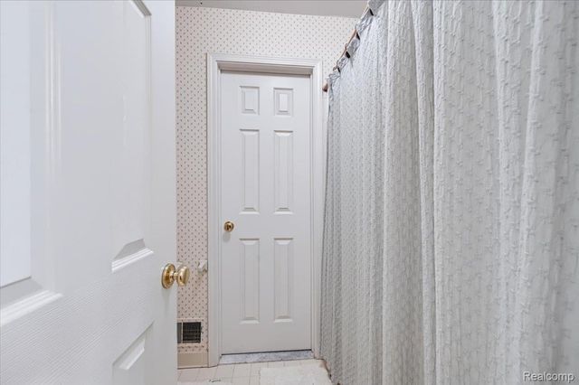 8818 Morning Mist Drive, Independence Charter Township, MI 48348