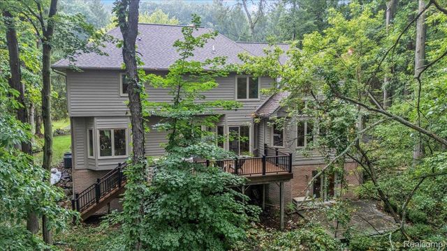 8818 Morning Mist Drive, Independence Charter Township, MI 48348