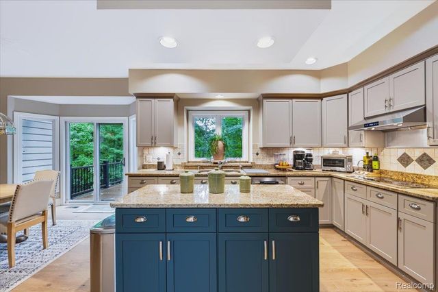 8818 Morning Mist Drive, Independence Charter Township, MI 48348