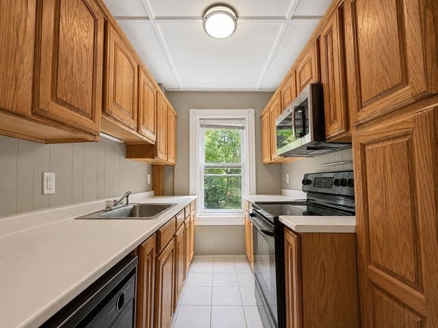 5 Hope St 1, Attleboro, MA 02703