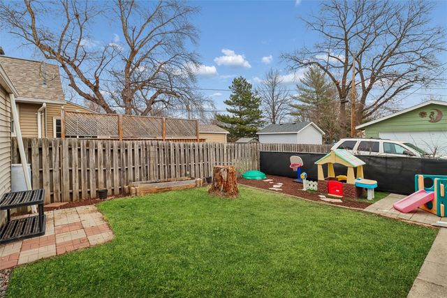 704 E Euclid Avenue, Des Moines, IA 50316