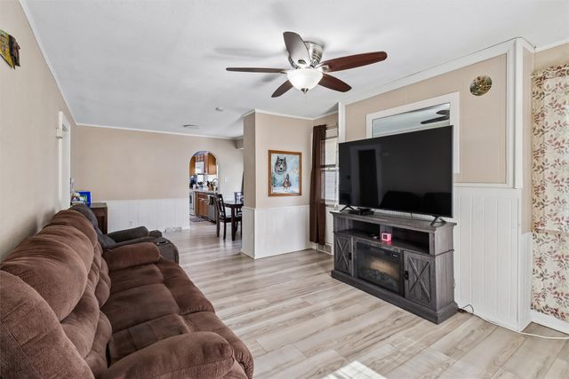 704 E Euclid Avenue, Des Moines, IA 50316