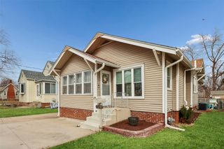 704 E Euclid Avenue, Des Moines, IA 50316
