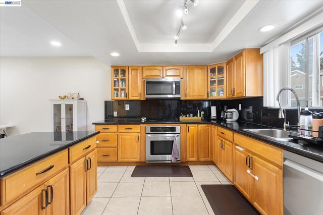 37946 Bright Cmn, Fremont, CA 94536