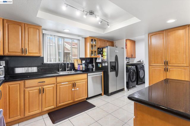 37946 Bright Cmn, Fremont, CA 94536