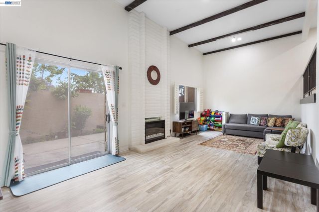 37946 Bright Cmn, Fremont, CA 94536