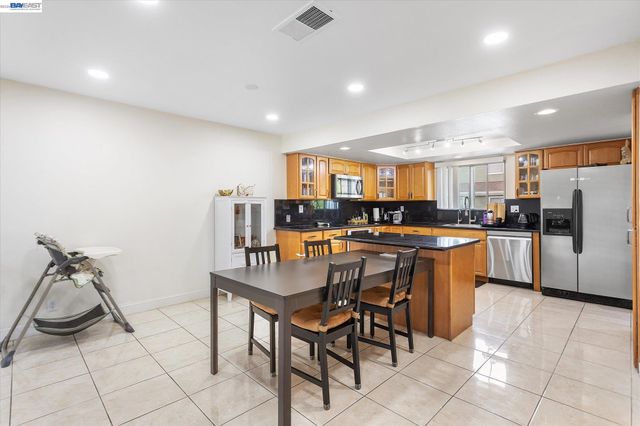 37946 Bright Cmn, Fremont, CA 94536