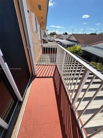 3375 W 76th St 211, Hialeah, FL 33018