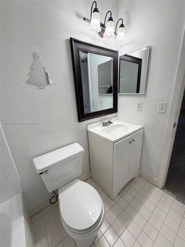 3375 W 76th St 211, Hialeah, FL 33018