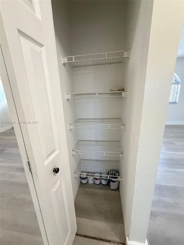 3375 W 76th St 211, Hialeah, FL 33018