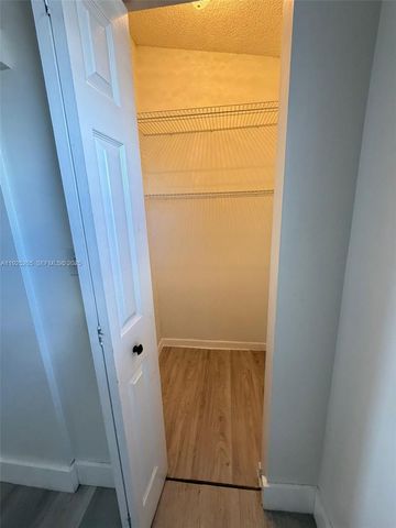 3375 W 76th St 211, Hialeah, FL 33018