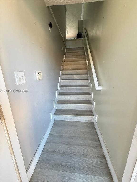 3375 W 76th St 211, Hialeah, FL 33018