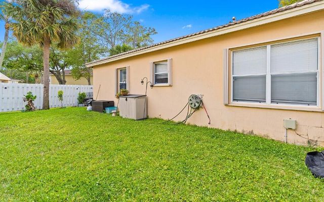 121 Prestige Drive, Royal Palm Beach, FL 33411