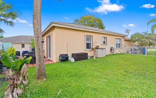 121 Prestige Drive, Royal Palm Beach, FL 33411