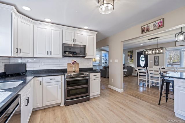 281 Breeze Avenue, Ronkonkoma, NY 11779