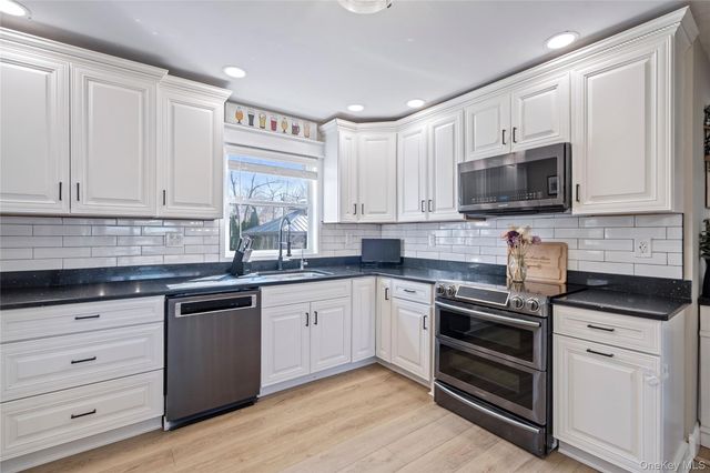 281 Breeze Avenue, Ronkonkoma, NY 11779