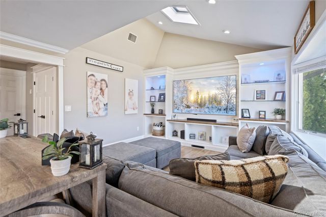 281 Breeze Avenue, Ronkonkoma, NY 11779