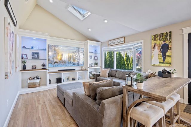 281 Breeze Avenue, Ronkonkoma, NY 11779