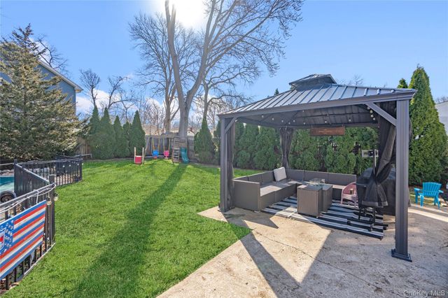 281 Breeze Avenue, Ronkonkoma, NY 11779