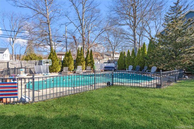 281 Breeze Avenue, Ronkonkoma, NY 11779