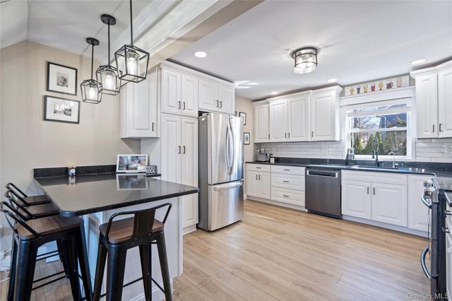 281 Breeze Avenue, Ronkonkoma, NY 11779