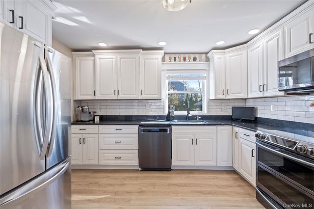 281 Breeze Avenue, Ronkonkoma, NY 11779