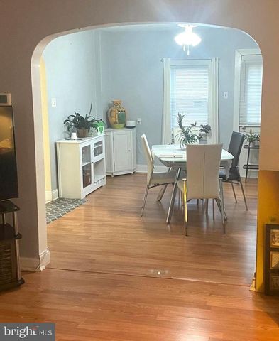 695 W KINGS HWY, Coatesville, PA 19320