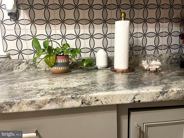 695 W KINGS HWY, Coatesville, PA 19320