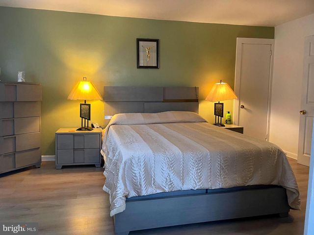 695 W KINGS HWY, Coatesville, PA 19320