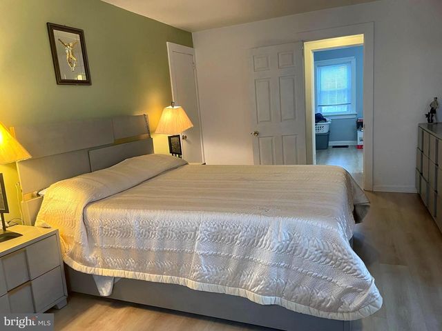 695 W KINGS HWY, Coatesville, PA 19320