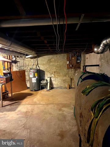 695 W KINGS HWY, Coatesville, PA 19320