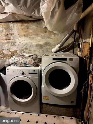 695 W KINGS HWY, Coatesville, PA 19320