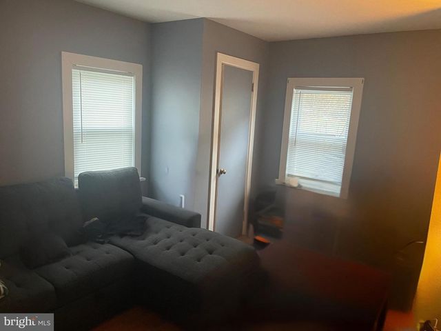 695 W KINGS HWY, Coatesville, PA 19320