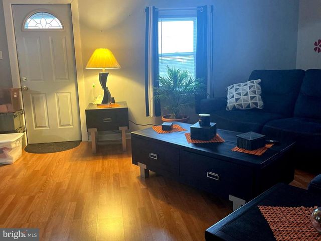 695 W KINGS HWY, Coatesville, PA 19320