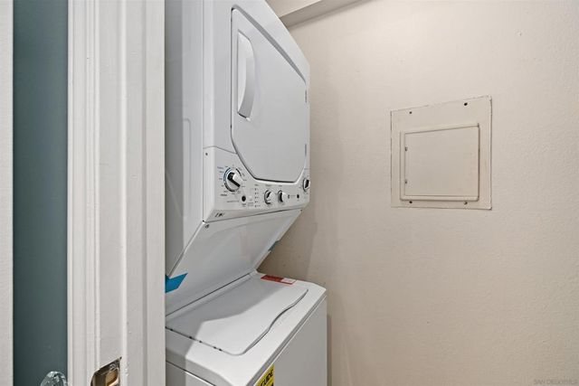 9939 Erma Rd 101, San Diego, CA 92131